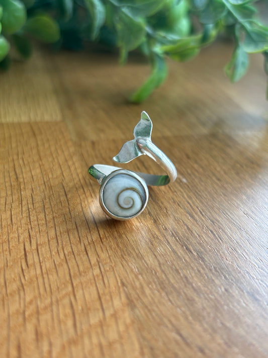 Anillo whale